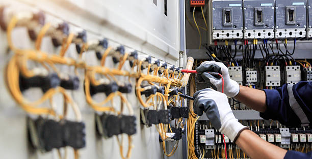 Professional Electrician technician working in Friend, NE